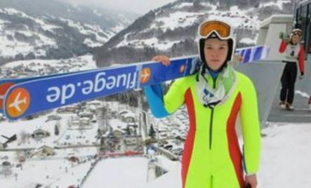 Szenzáció női síugrásban!