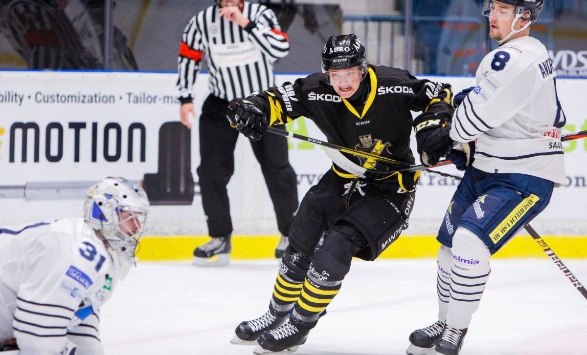 Úton zsinórban a 7. stockholmi zakó?