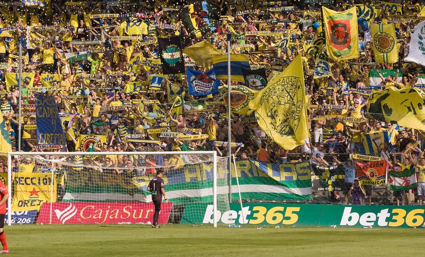 Előzhet a házigazda