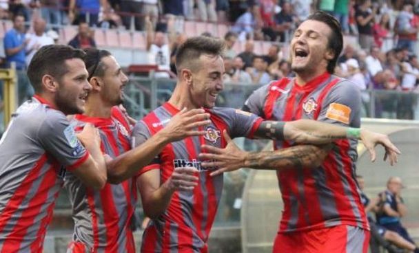 Izzasztó cremonai péntek este!