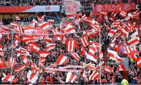 Bundesliga: Ki mozdul el a kiesőzónából?