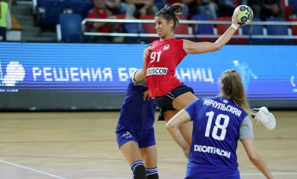 Kézimunka: Orosz női rangadó