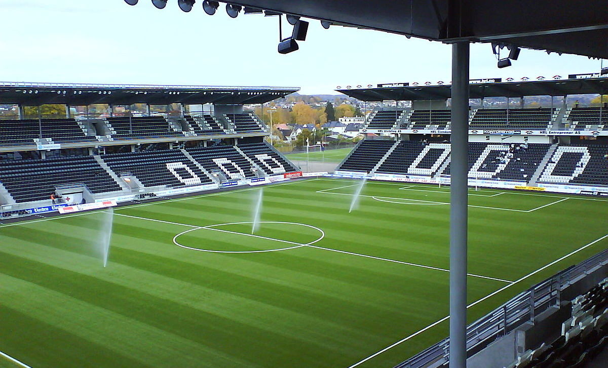 A hazaiaknak áll a zászló