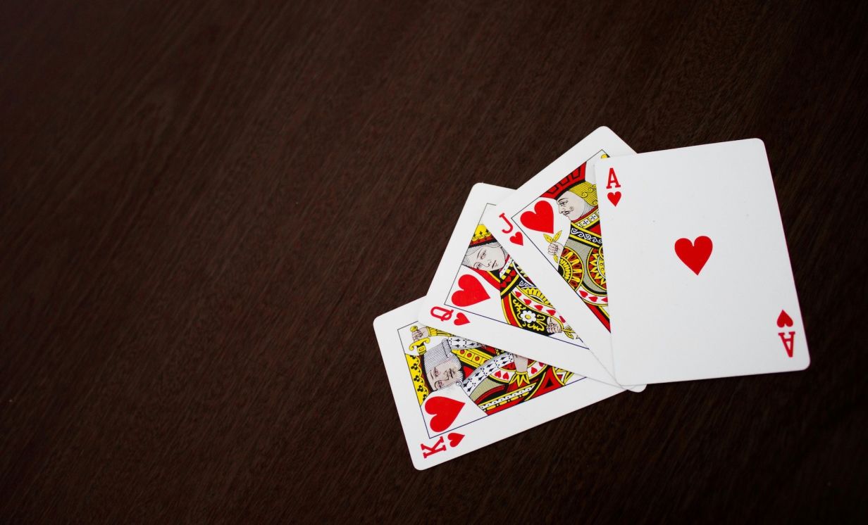 Élő kaszinó magyaroknak: blackjack, rulett és baccarat alapok