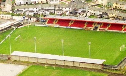 A hazaiaknak áll a zászló